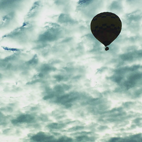 famliy in hot air balloon in franklin tn